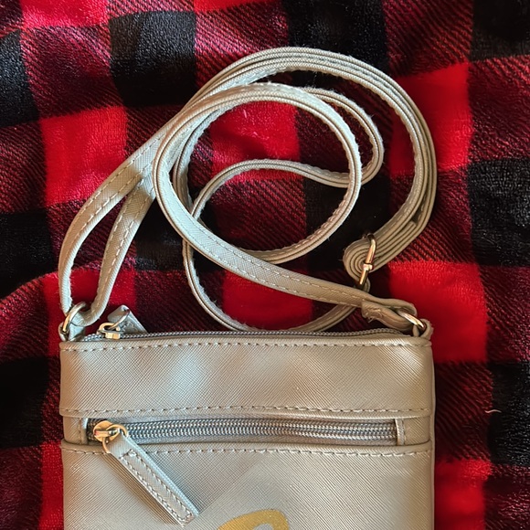 Crossbody.never worn - Picture 2 of 3